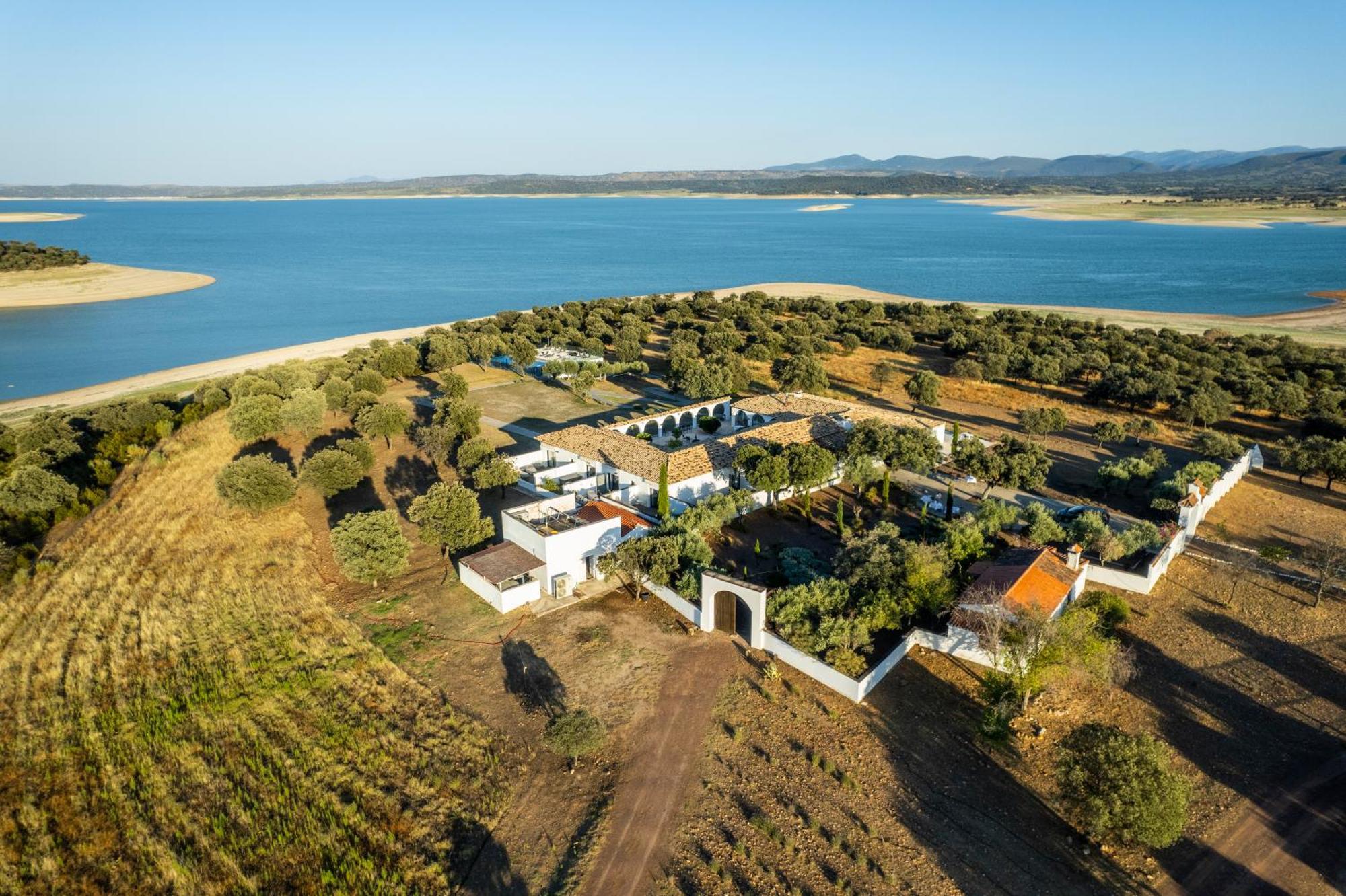 Finca Shenonkop Hotel Rural Navalmoral De La Mata Eksteriør bilde