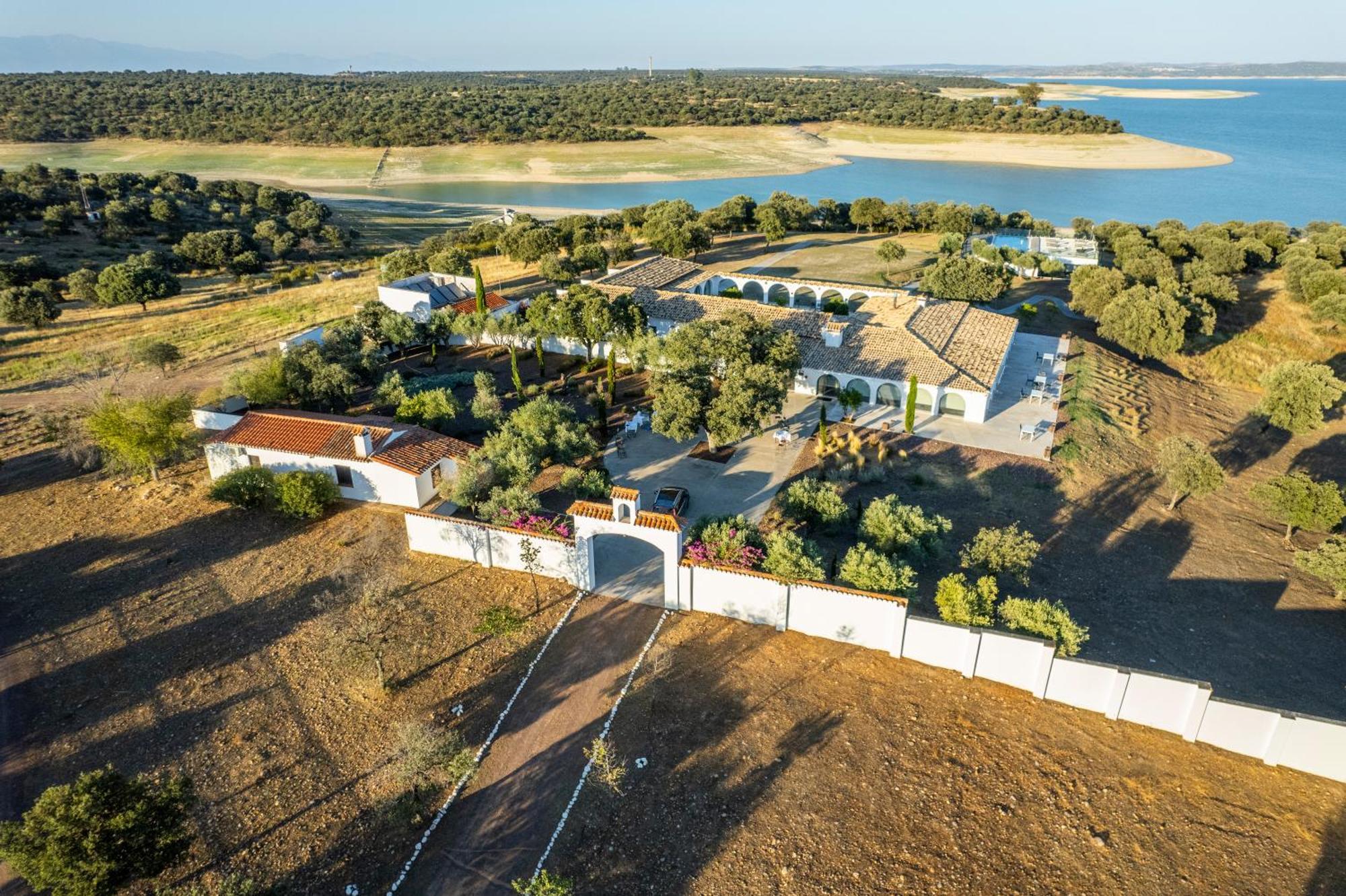 Finca Shenonkop Hotel Rural Navalmoral De La Mata Eksteriør bilde